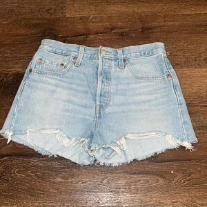 Levi’s 501 button fly denim shorts Like New 27